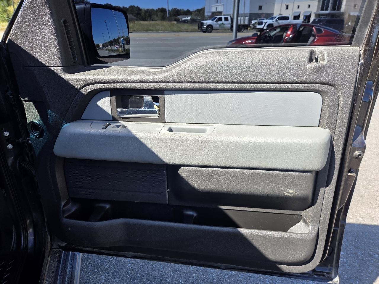 Ford F-150 2WD SuperCrew 145" STX 2014