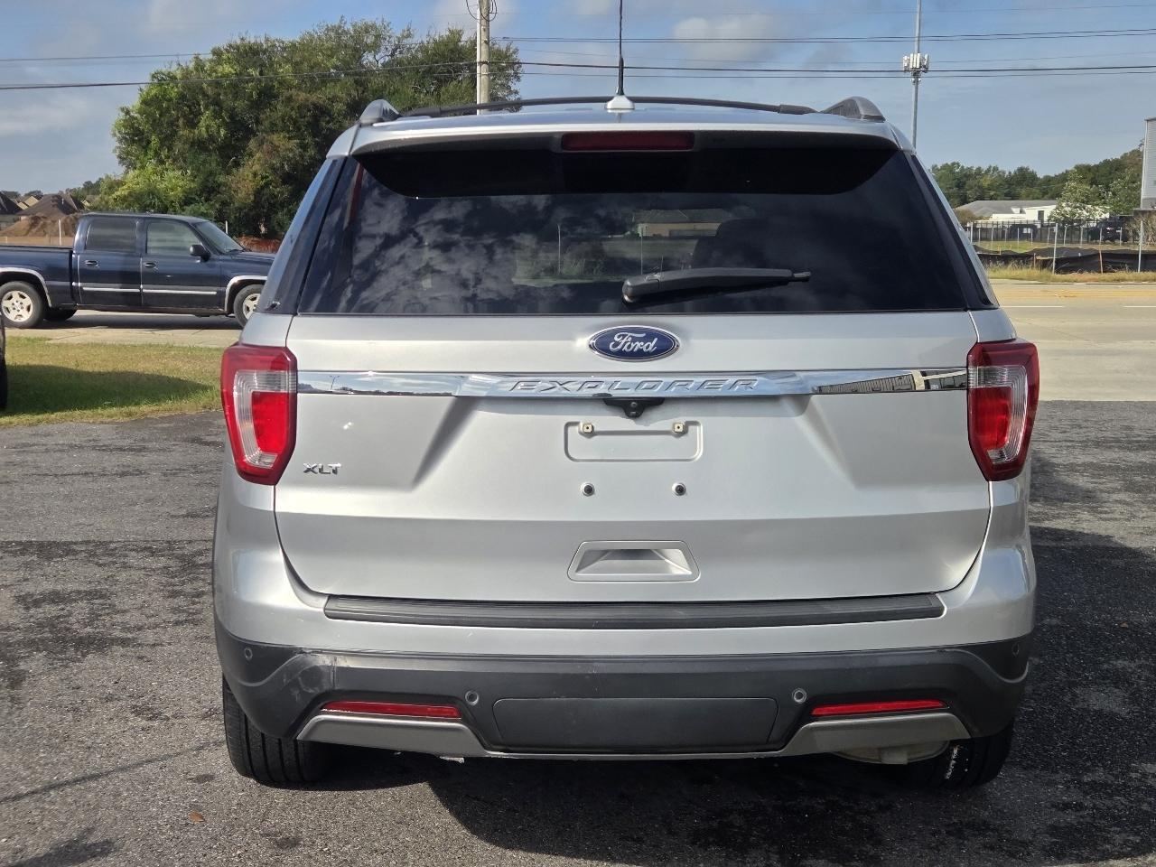 Ford Explorer XLT FWD 2019
