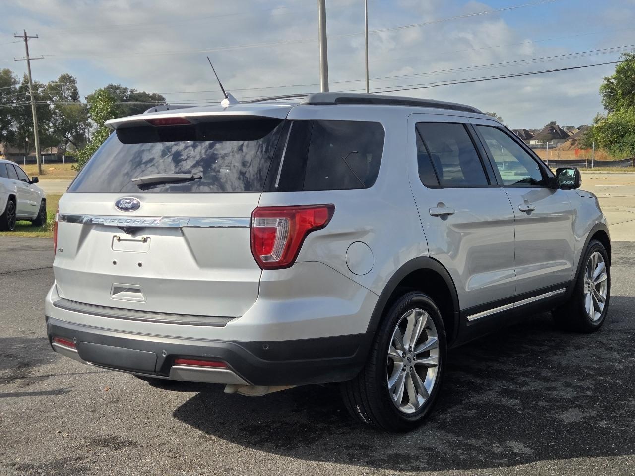 Ford Explorer XLT FWD 2019