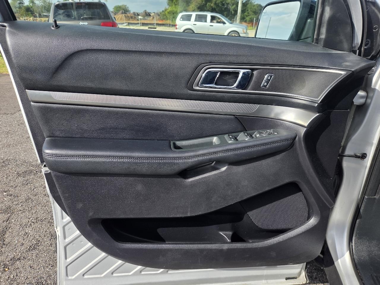 Ford Explorer XLT FWD 2019