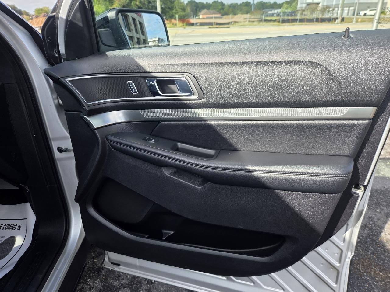 Ford Explorer XLT FWD 2019