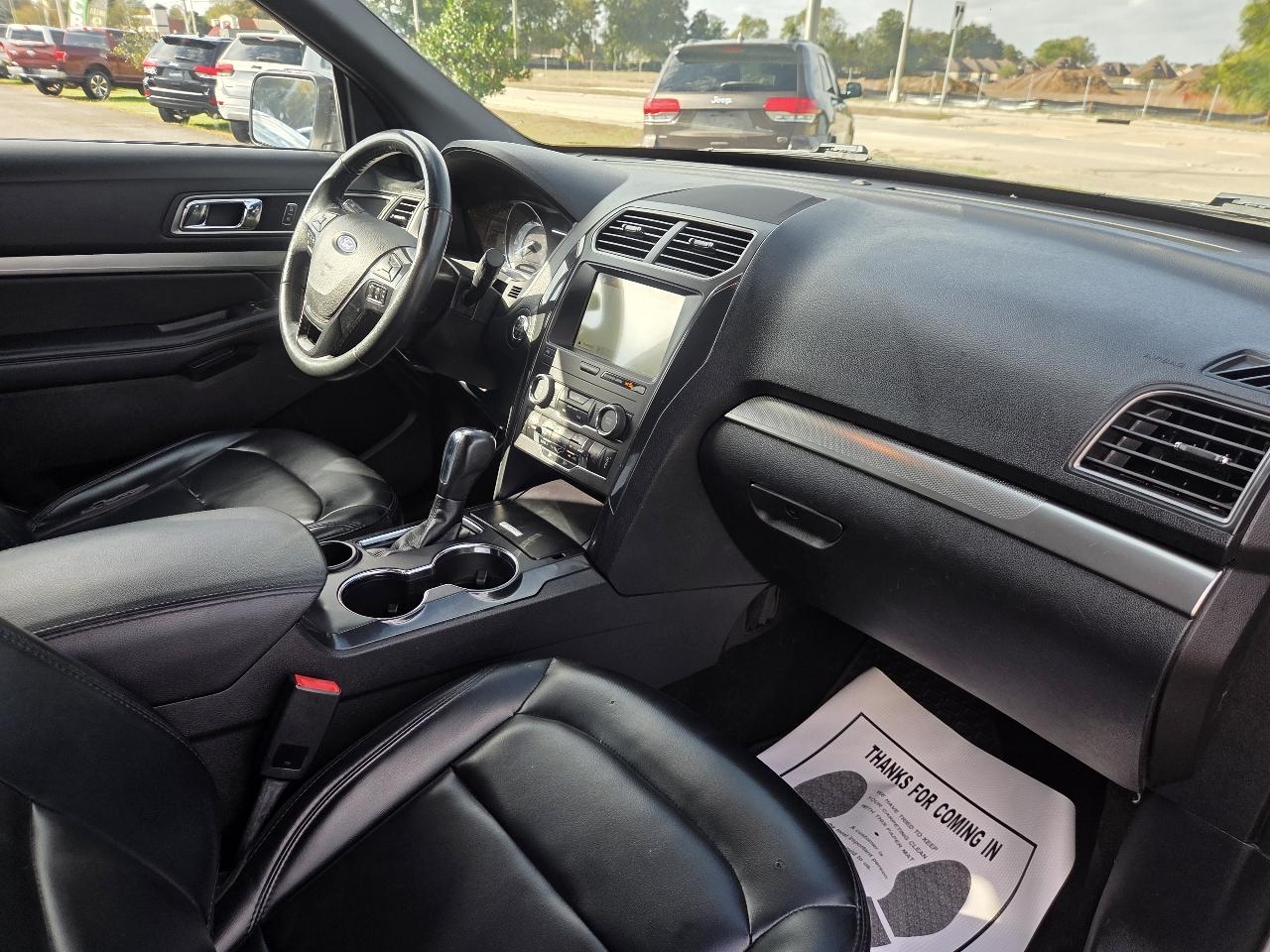 Ford Explorer XLT FWD 2019