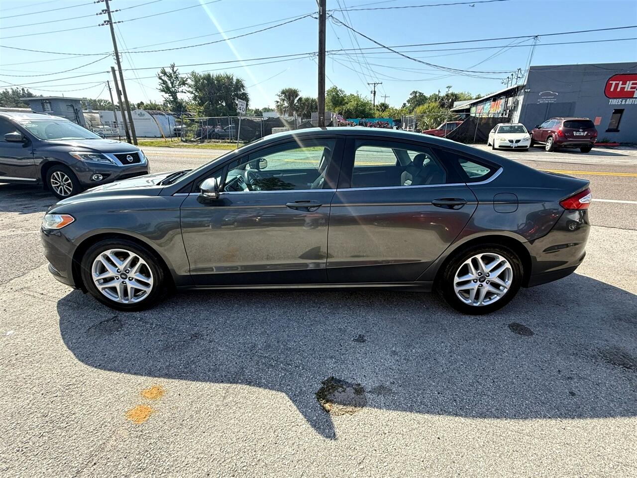 2016 Ford Fusion SE photo 4