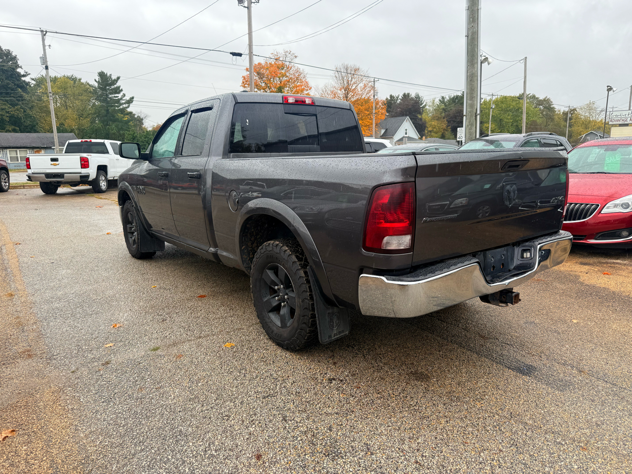 RAM 1500 SLT Quad Cab 4WD 2016