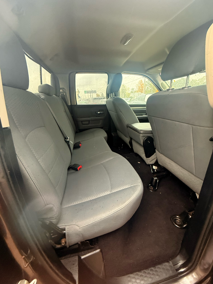 RAM 1500 SLT Quad Cab 4WD 2016