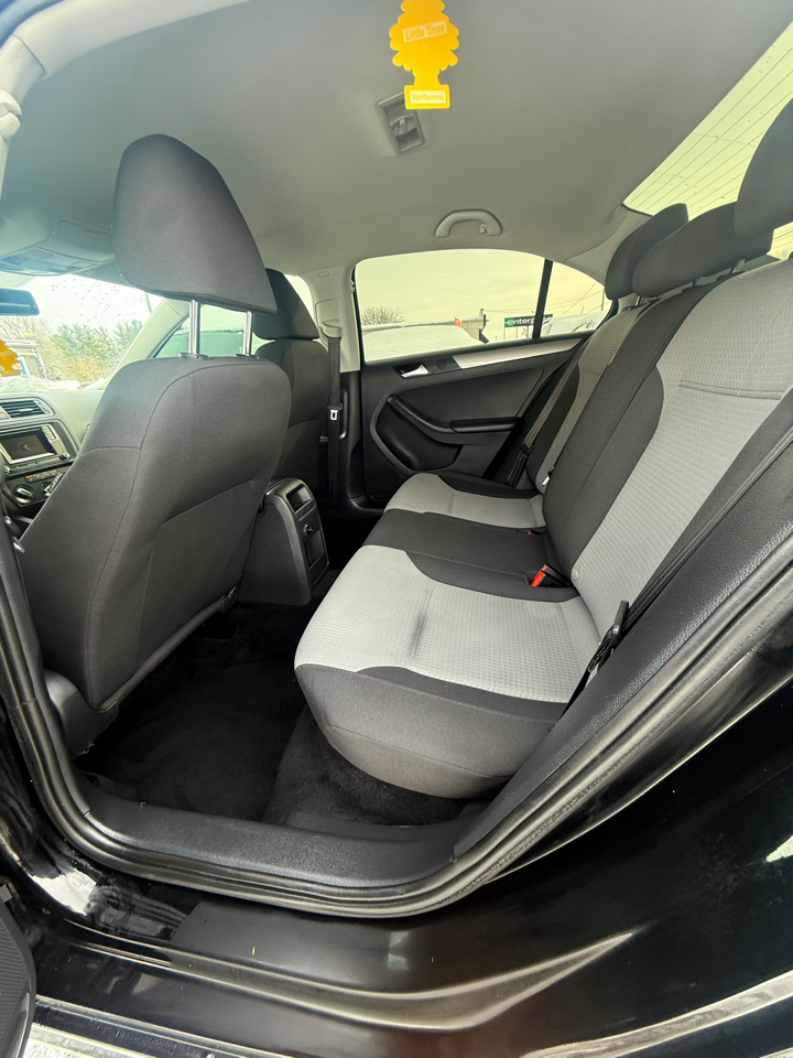 Volkswagen Jetta 1.4T S 6A 2018