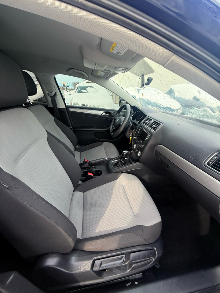 Volkswagen Jetta 1.4T S 6A 2018