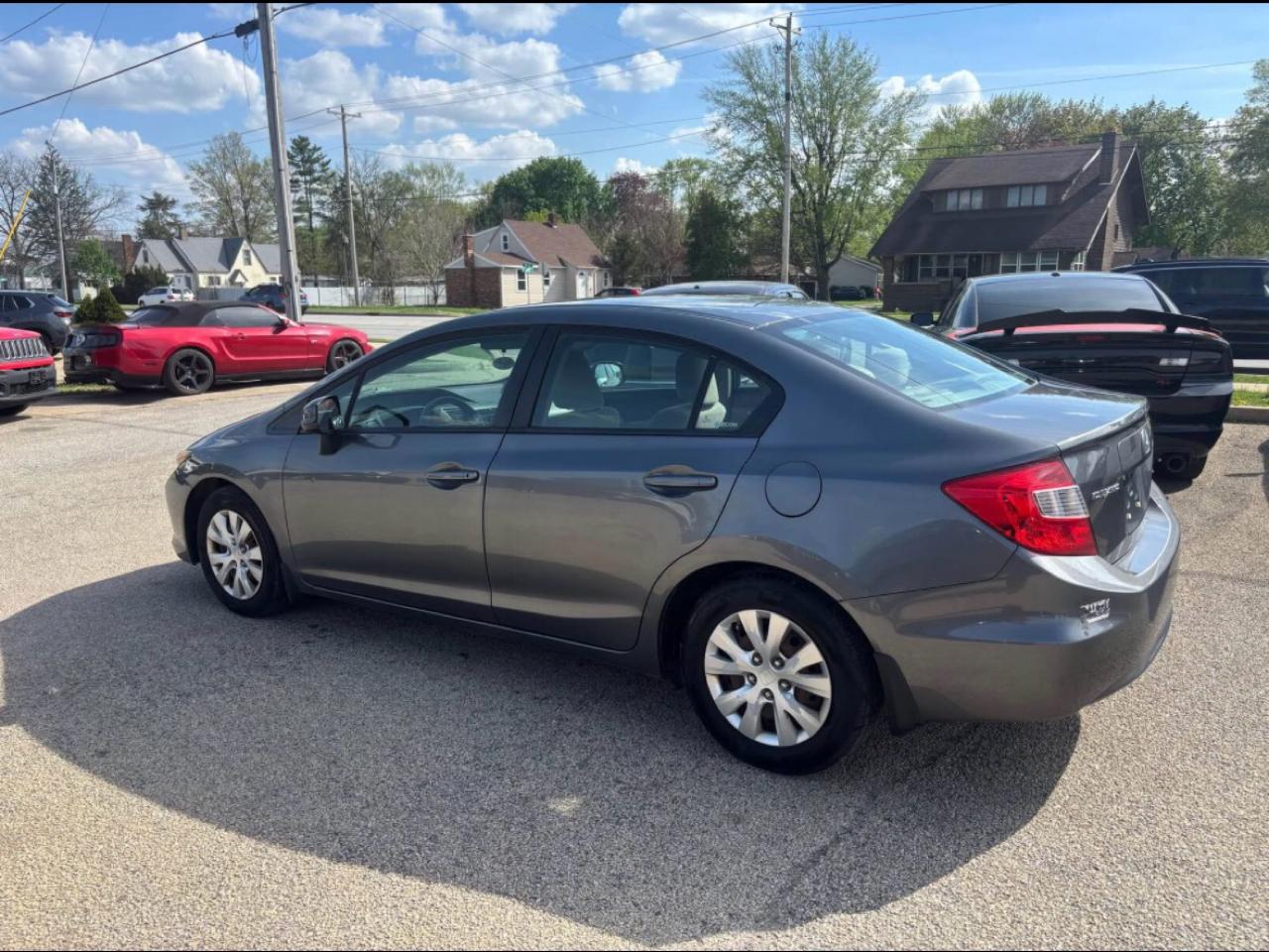 Honda Civic LX Sedan 5-Speed AT 2012