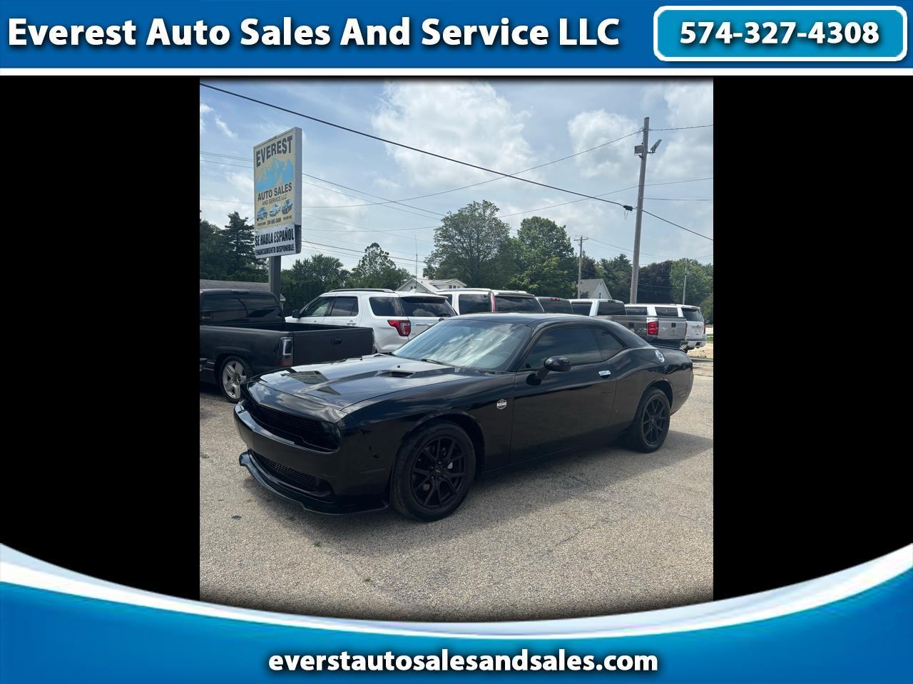 2014 Dodge Challenger SXT's photo