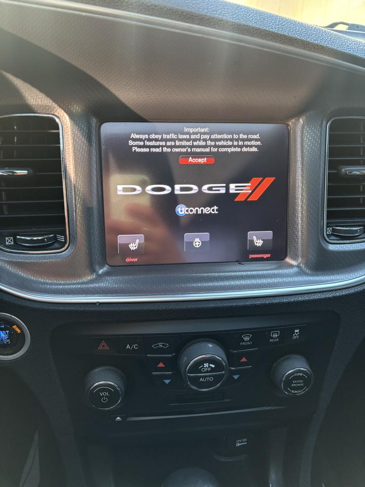 Dodge Charger R/T AWD 2011