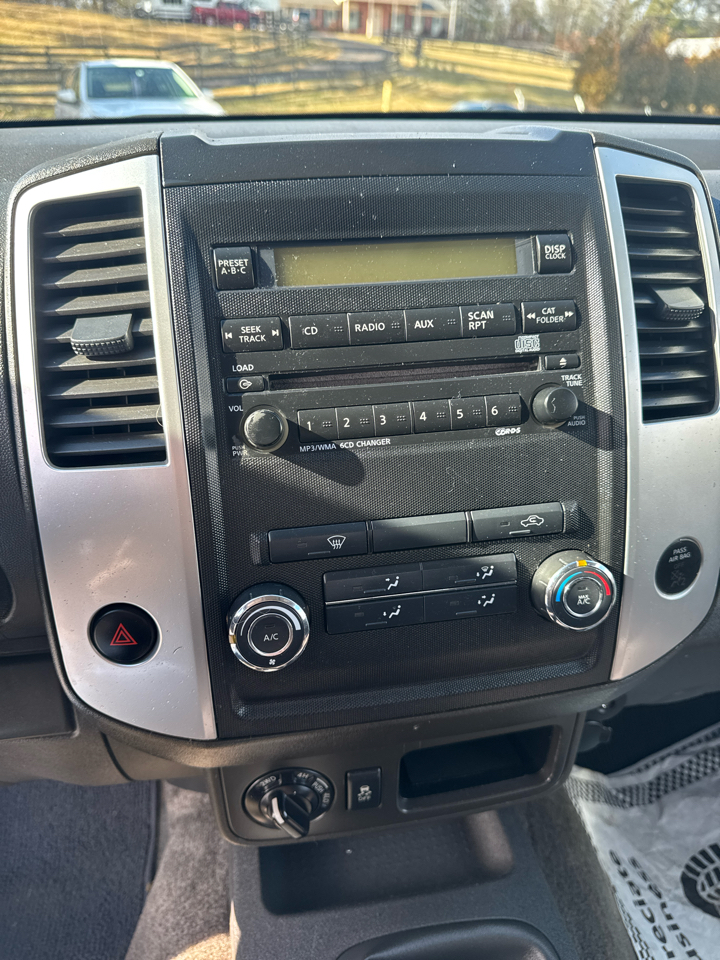 Nissan Frontier  2012