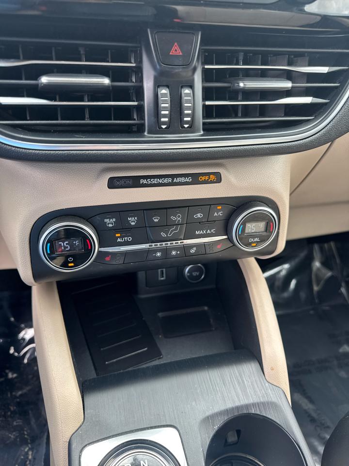 Ford Escape Titanium 4WD 2020