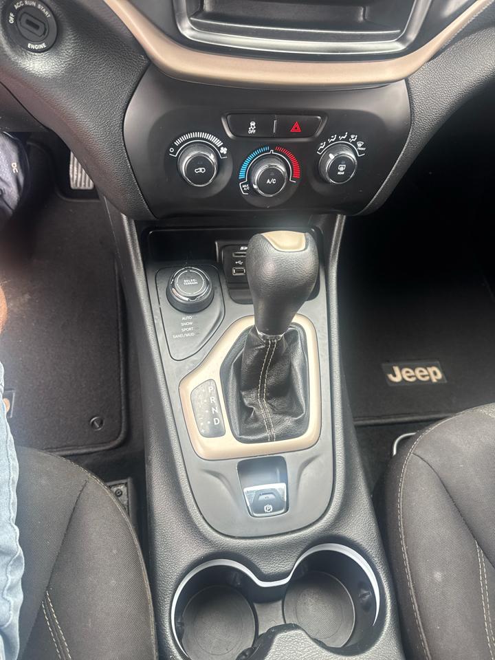 Jeep Cherokee  2016