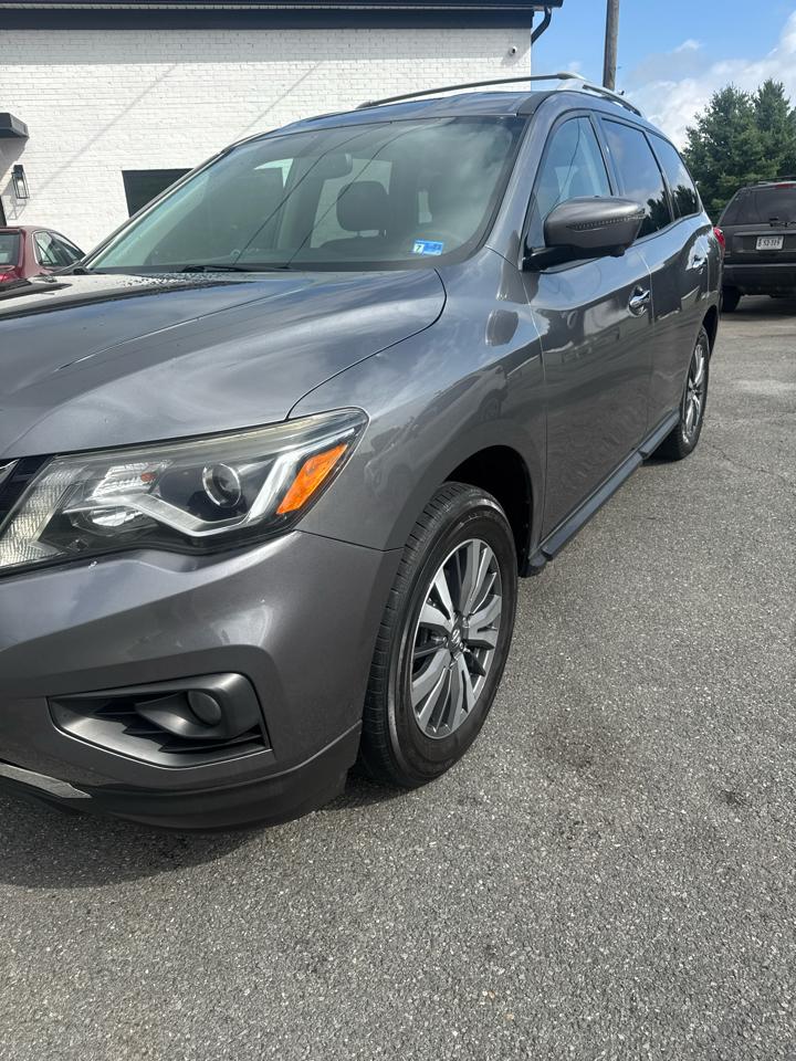 Nissan Pathfinder Platinum 4WD 2018