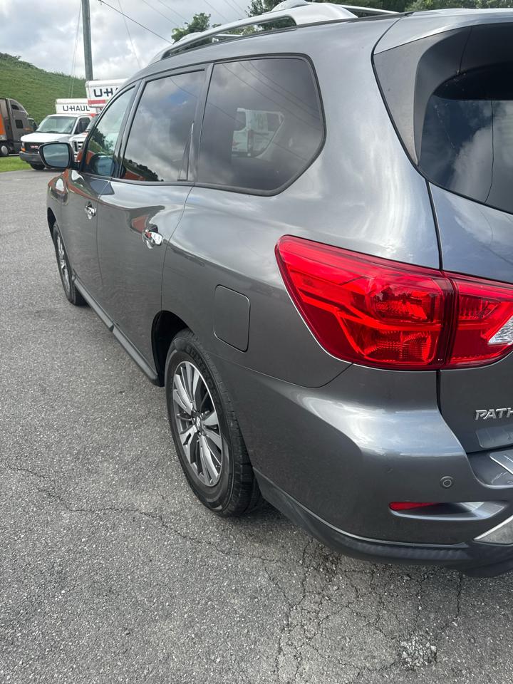 Nissan Pathfinder Platinum 4WD 2018