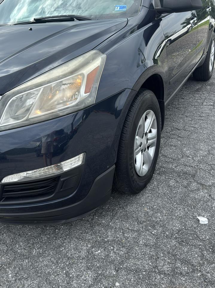 Chevrolet Traverse LS FWD w/PDC 2015