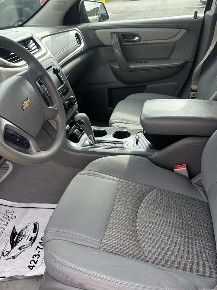 Chevrolet Traverse LS FWD w/PDC 2015