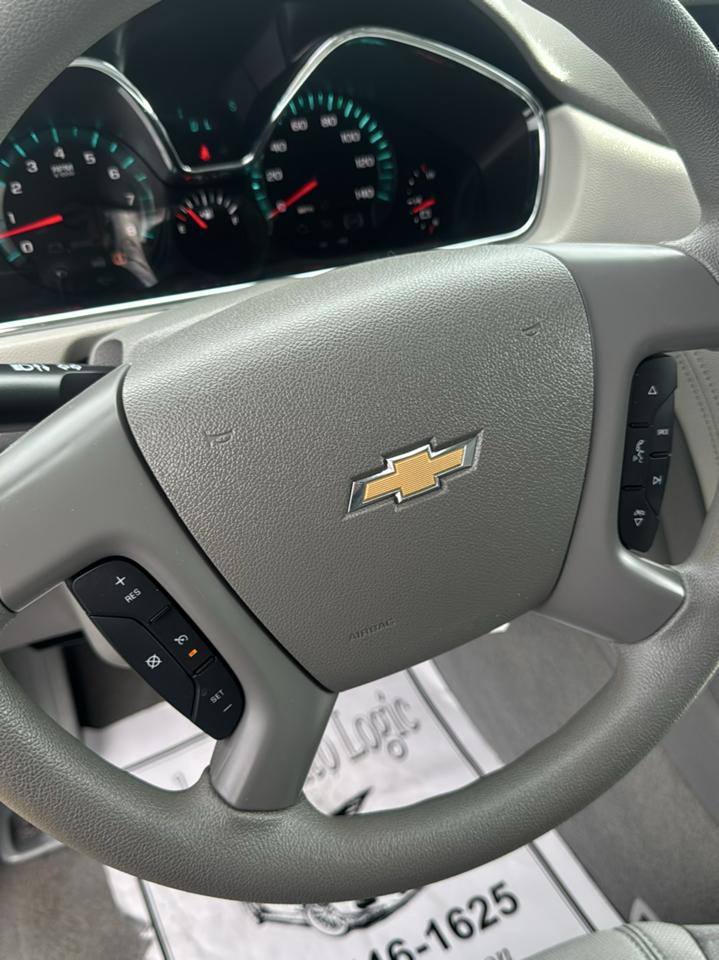 Chevrolet Traverse LS FWD w/PDC 2015