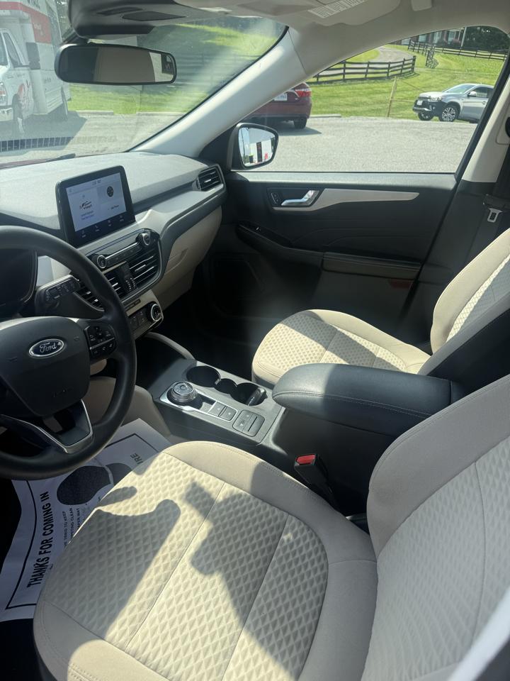 Ford Escape  2021