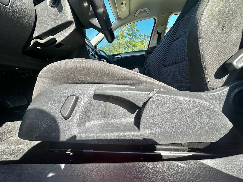 Volkswagen Golf  2013 Volkswagen Golf  2013