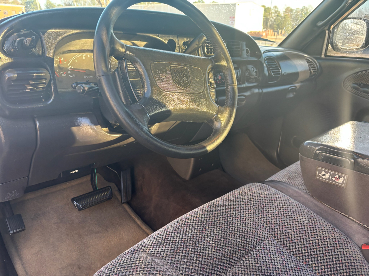 Dodge Ram 1500 Quad Cab 6.5-ft. Bed 2WD 1998