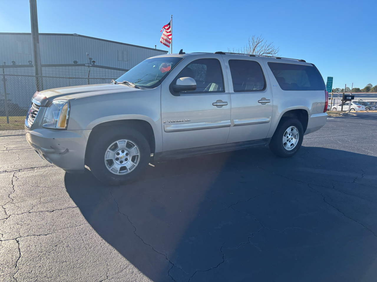 GMC Yukon XL SLE-1 1/2 Ton 2WD 2007