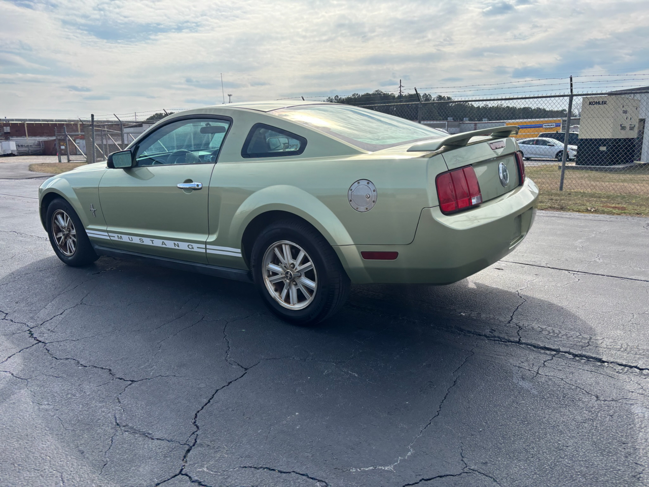 Ford Mustang V6 Standard Coupe 2006
