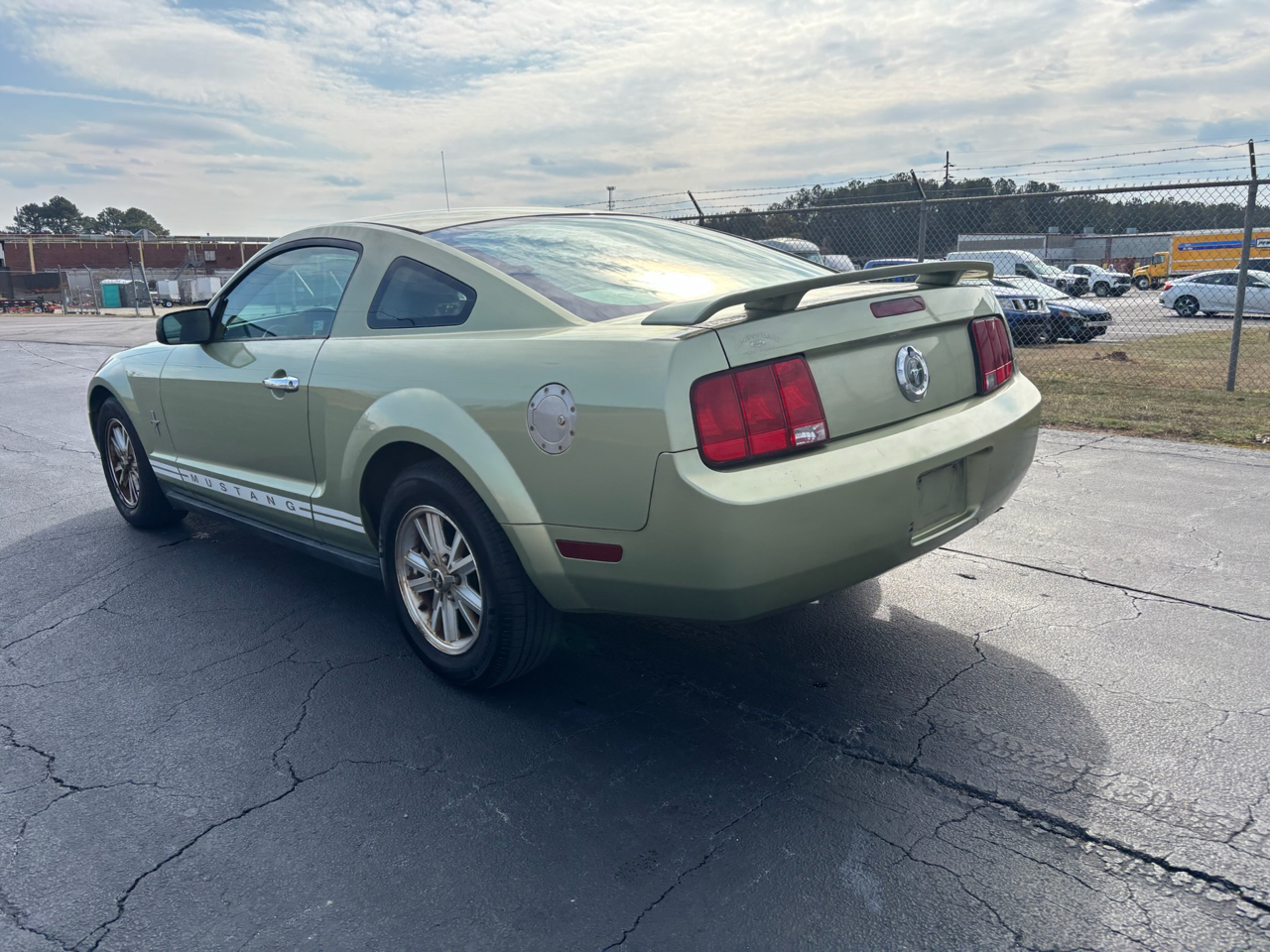 Ford Mustang V6 Standard Coupe 2006