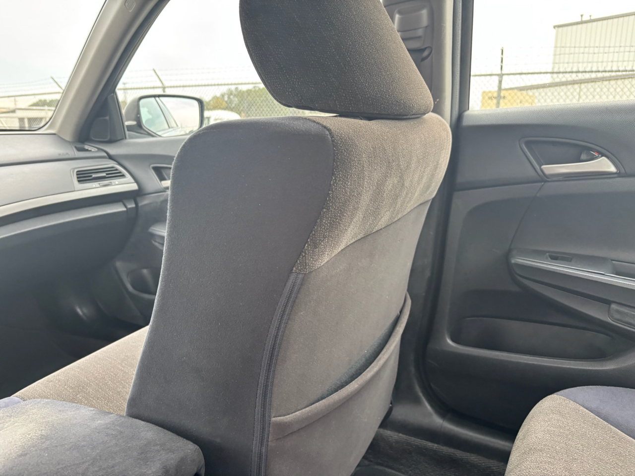 Honda Accord LX sedan AT 2010