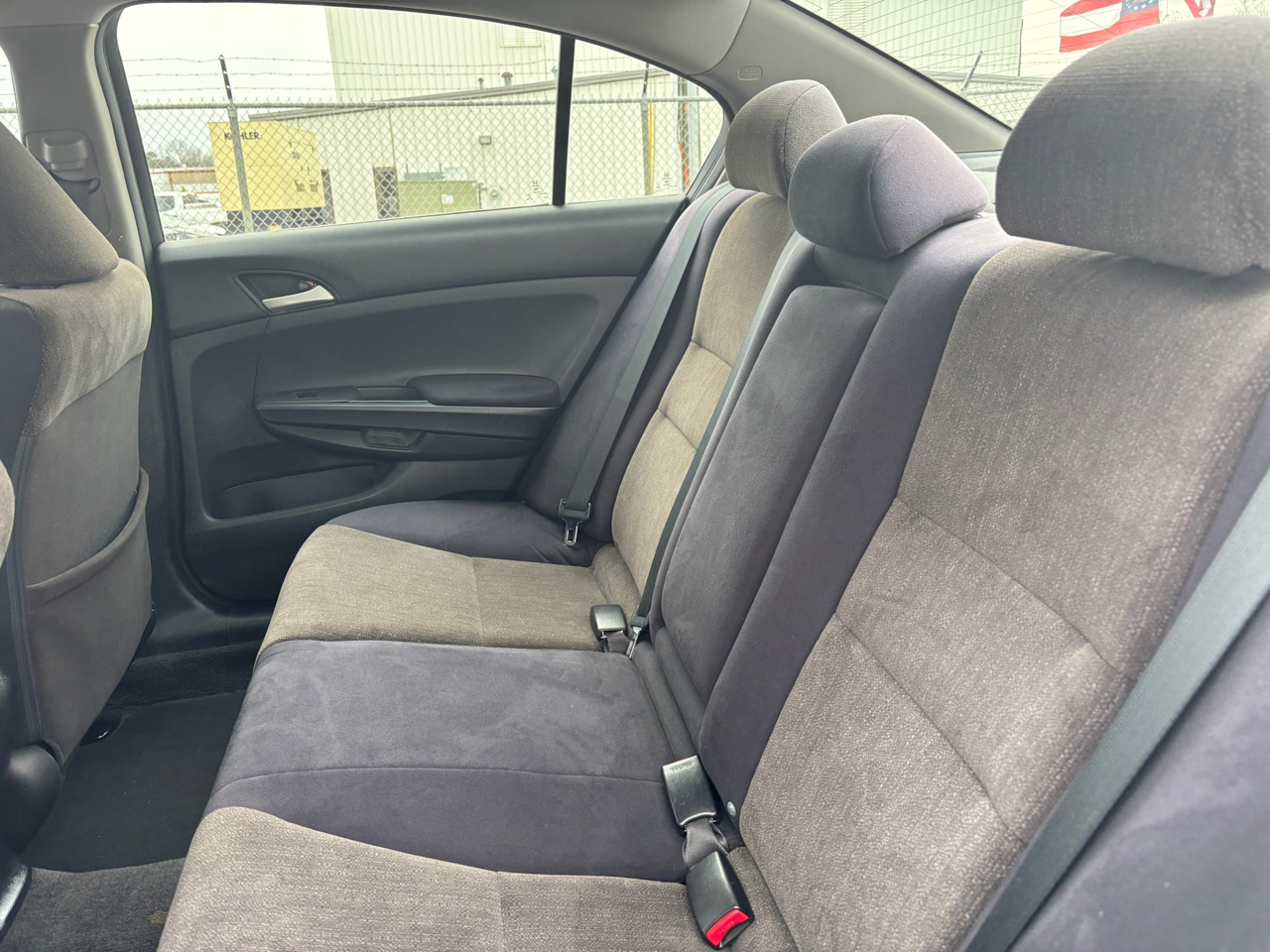 Honda Accord LX sedan AT 2010