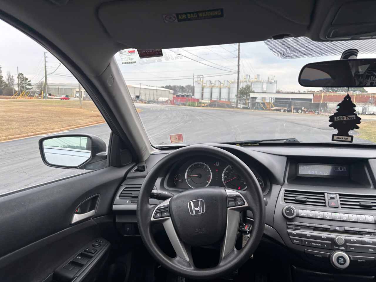 Honda Accord LX sedan AT 2010