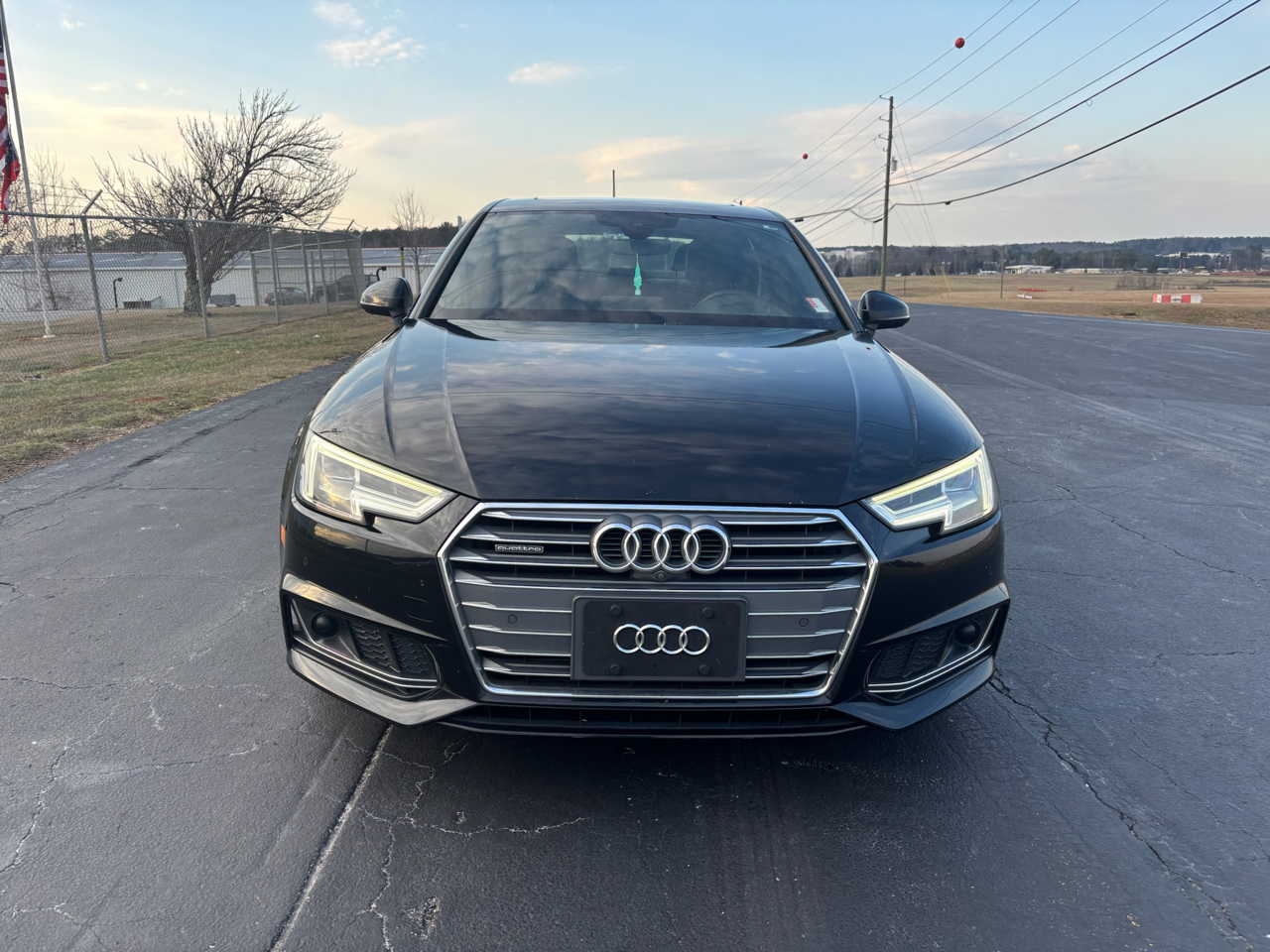 Audi A4 2.0T Prestige quattro Sedan 2017