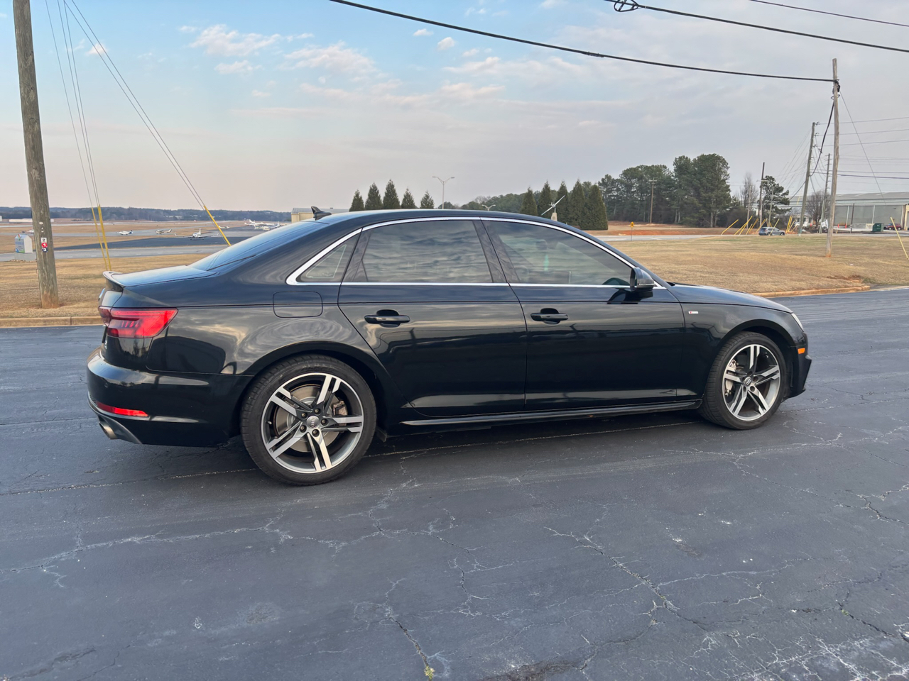 Audi A4 2.0T Prestige quattro Sedan 2017