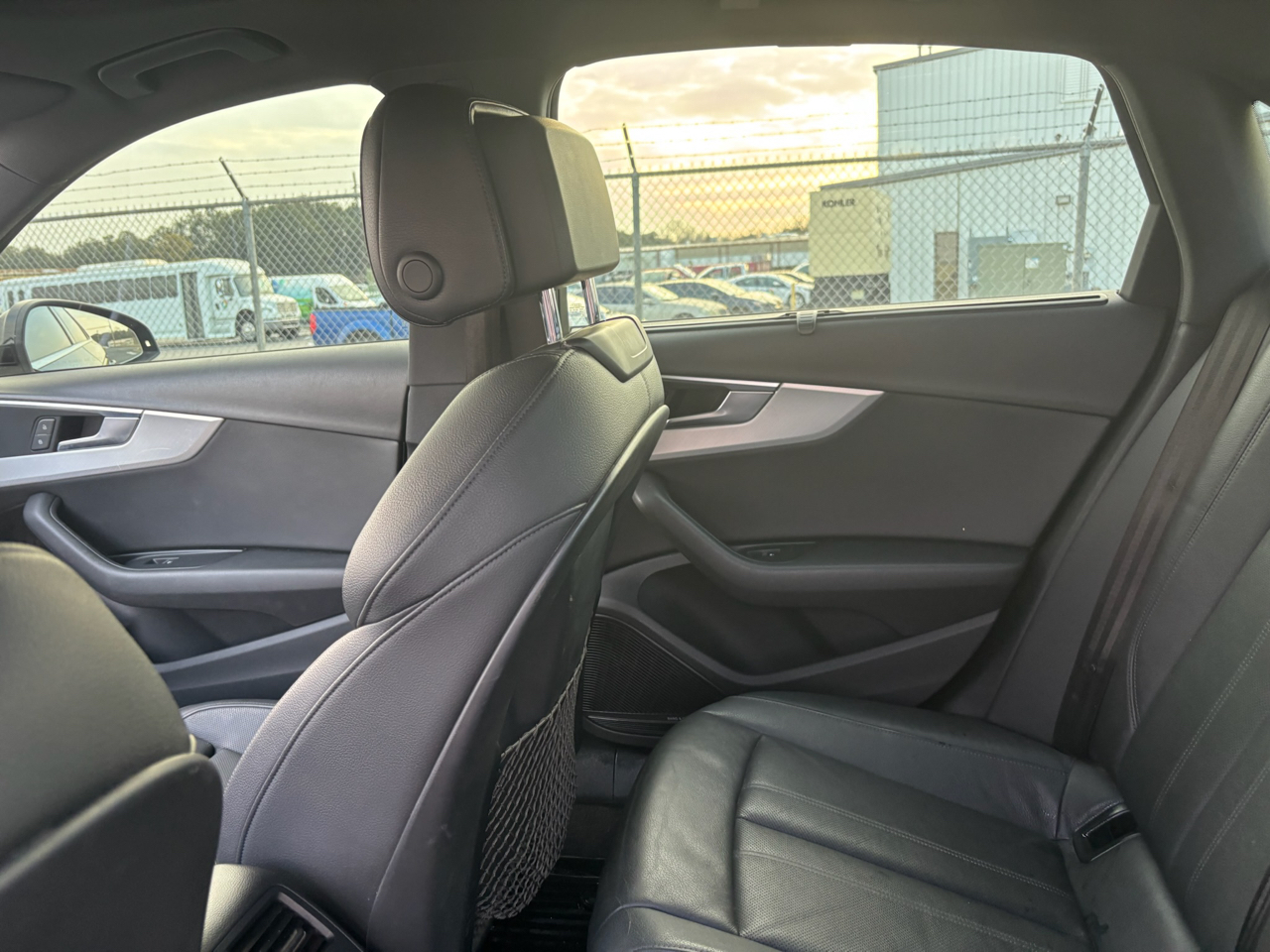 Audi A4 2.0T Prestige quattro Sedan 2017