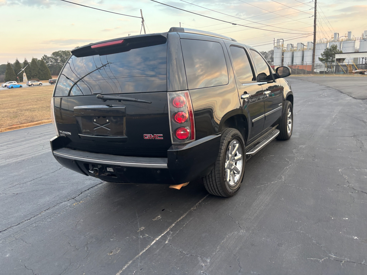 GMC Yukon Denali 2WD 2011