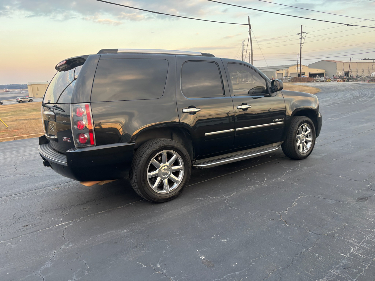GMC Yukon Denali 2WD 2011