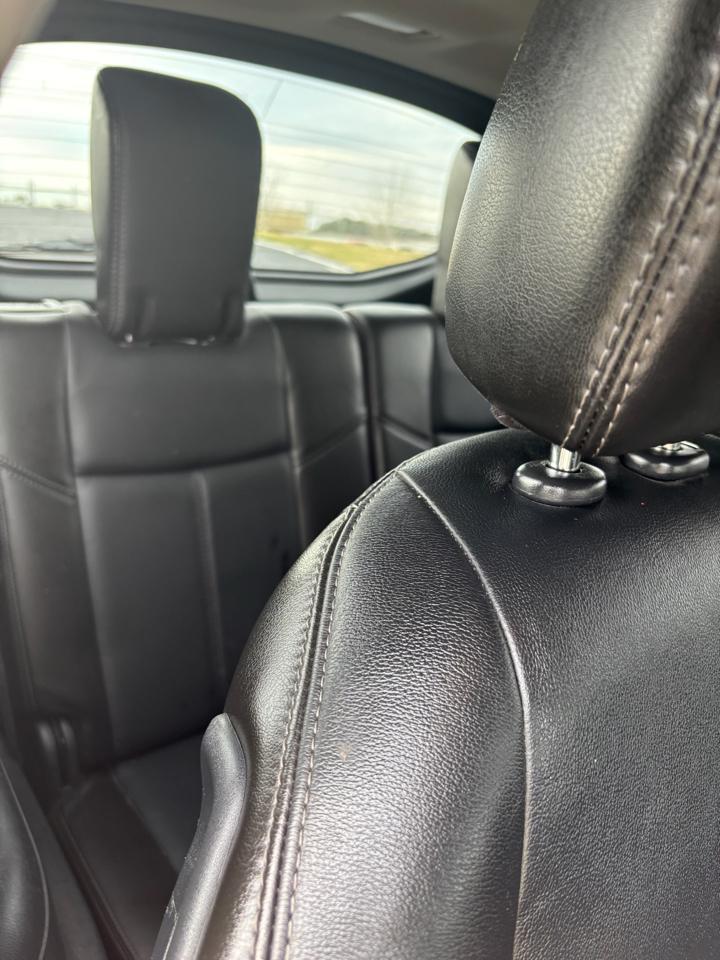 Nissan Pathfinder LE 2WD 2013