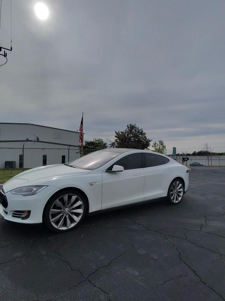 Tesla Model S Base 2014