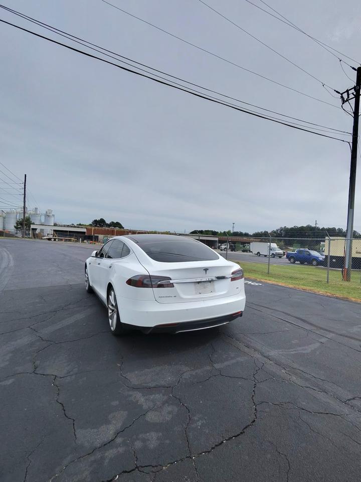 Tesla Model S Base 2014
