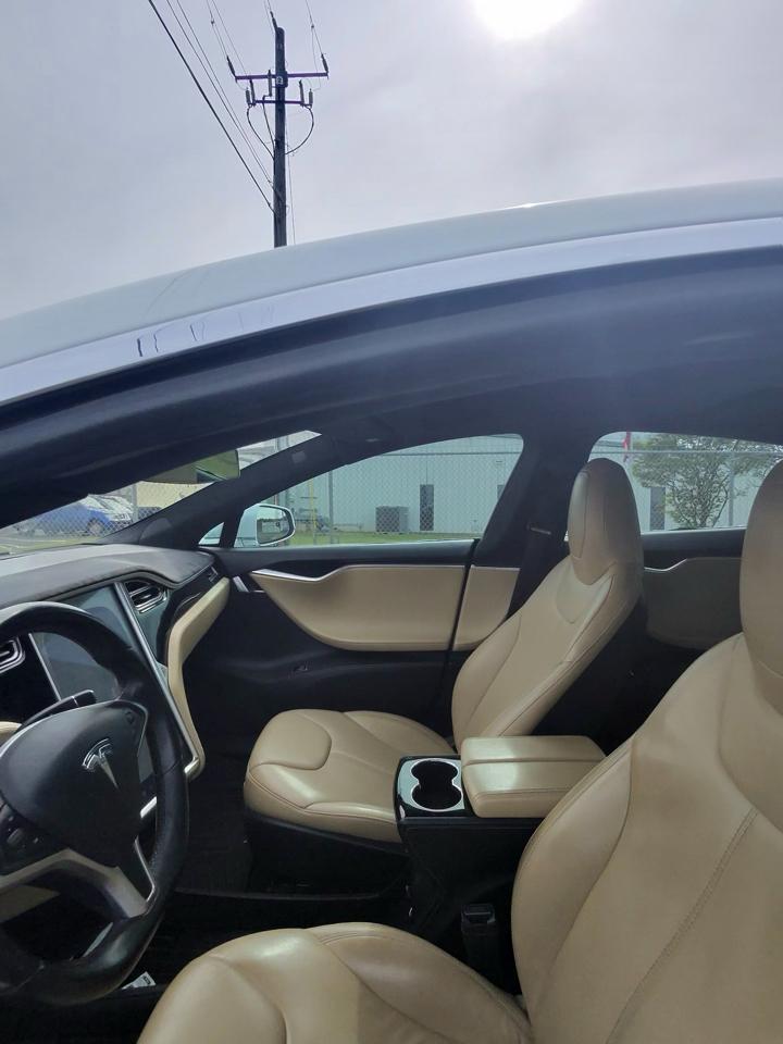 Tesla Model S Base 2014