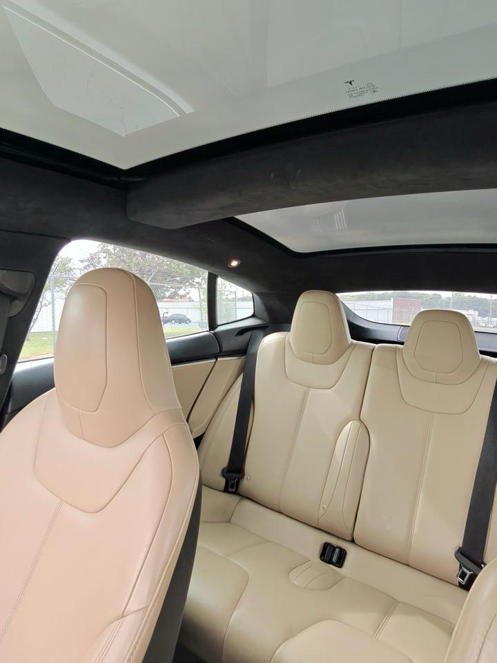 Tesla Model S Base 2014