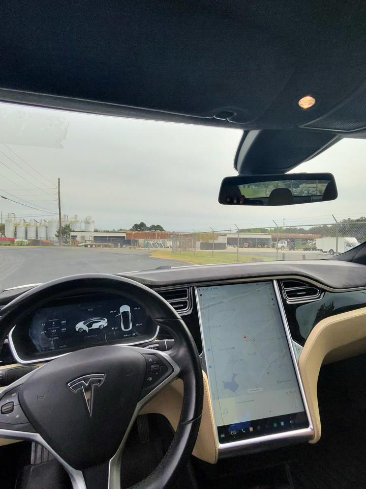 Tesla Model S Base 2014