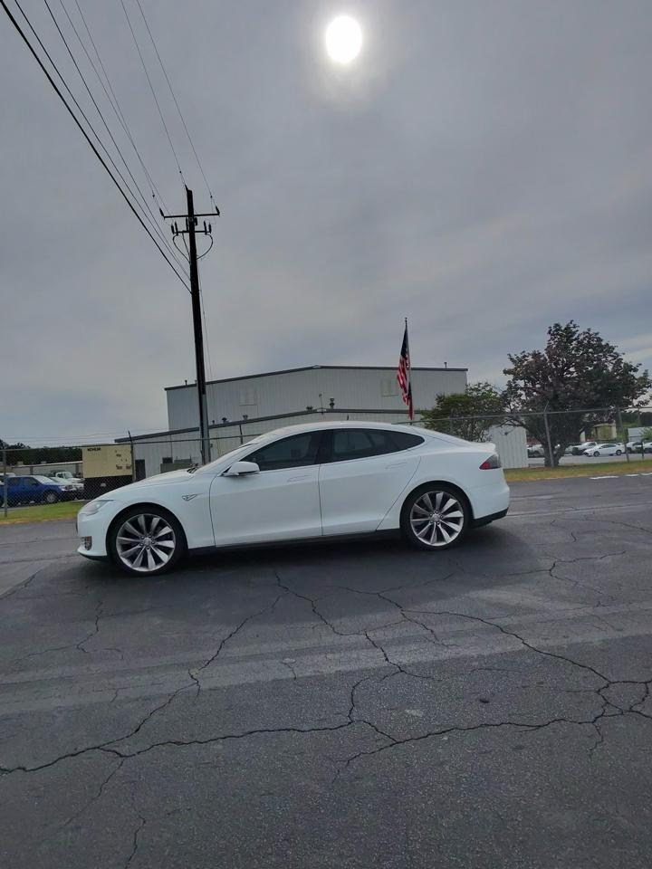 Tesla Model S Base 2014