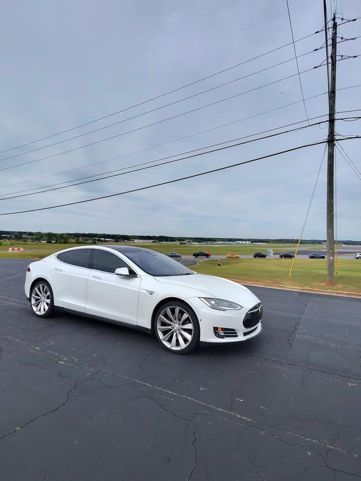Tesla Model S Base 2014