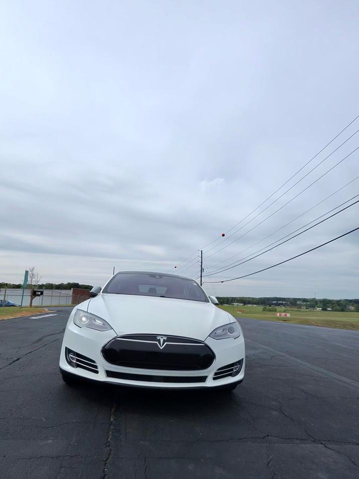 Tesla Model S Base 2014