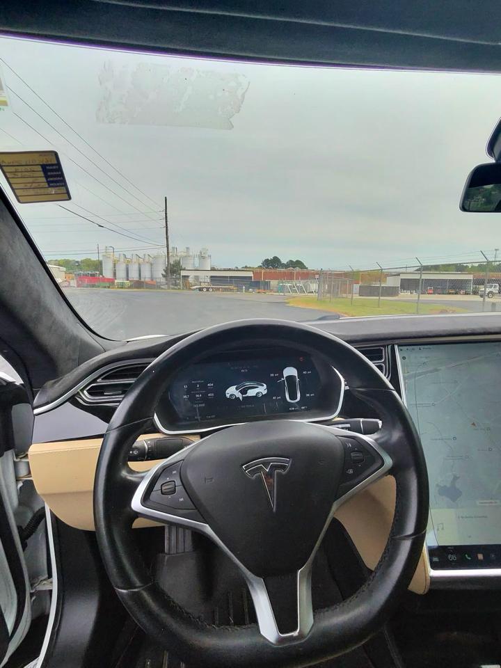 Tesla Model S Base 2014