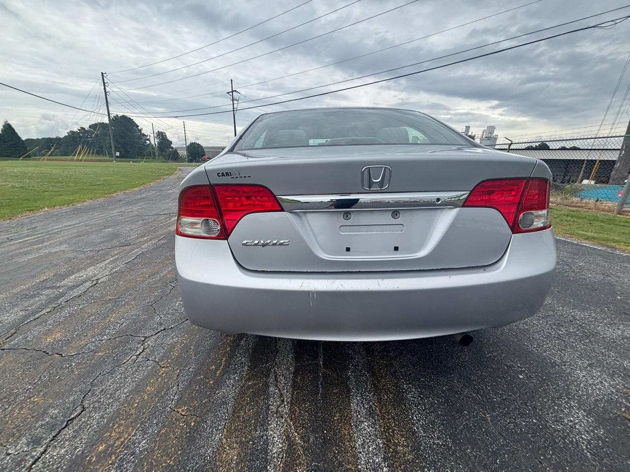 Honda Civic LX Sedan 5-Speed AT 2009