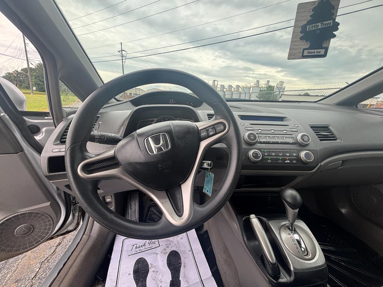 Honda Civic LX Sedan 5-Speed AT 2009