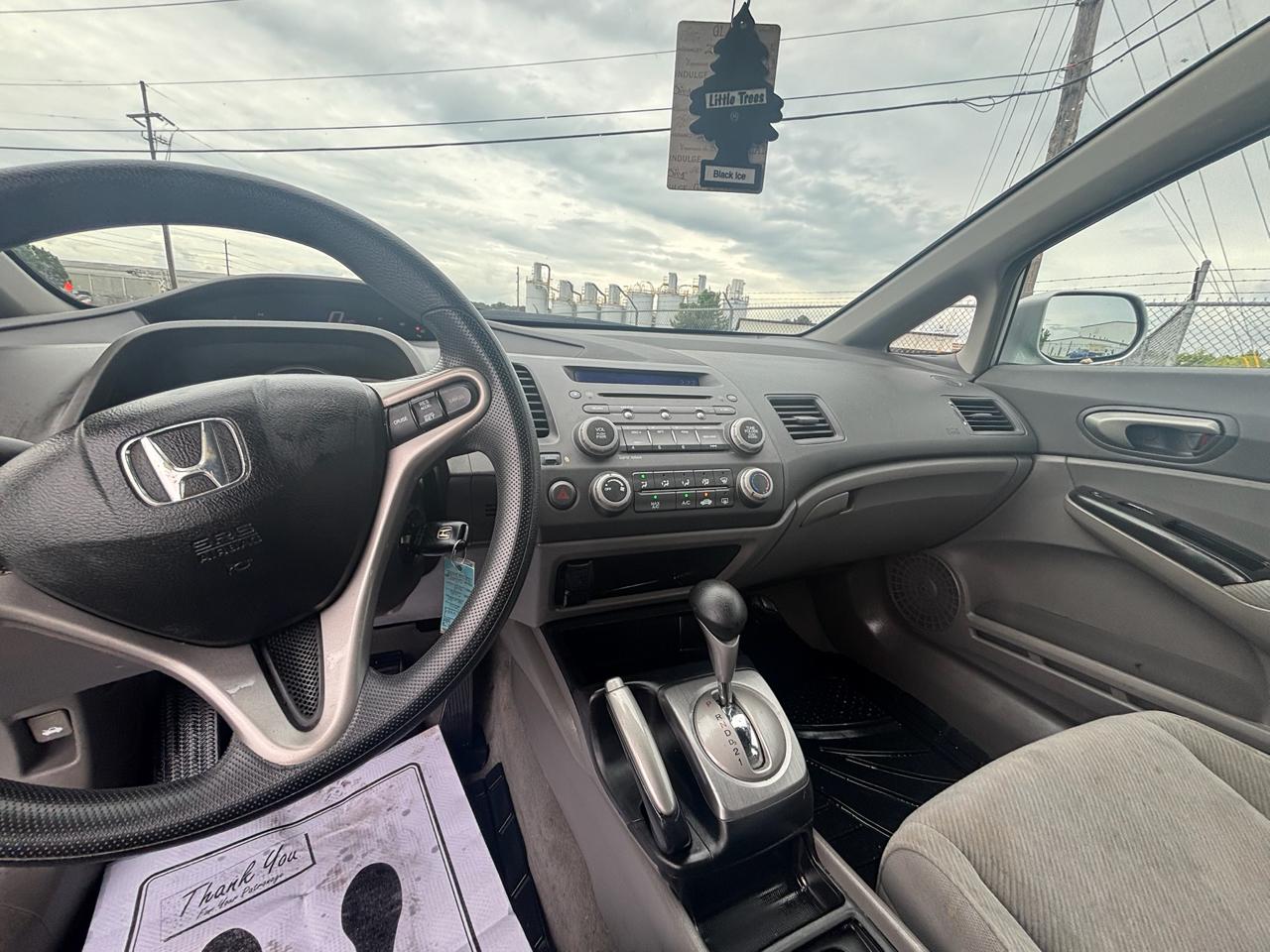 Honda Civic LX Sedan 5-Speed AT 2009
