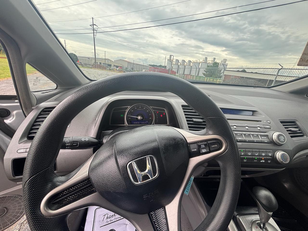 Honda Civic LX Sedan 5-Speed AT 2009